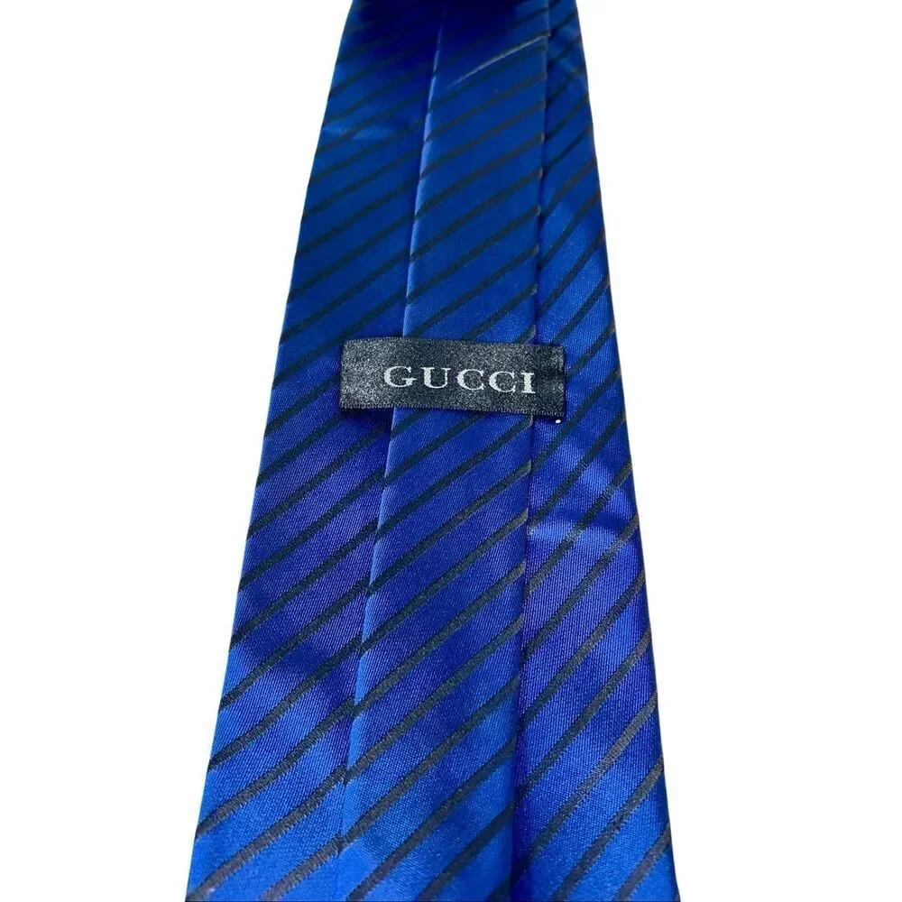GUCCI Mens Diagonal Striped Tie Blue Worn by Actor for less than two hours.